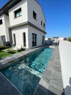 Villa de standing avec piscine